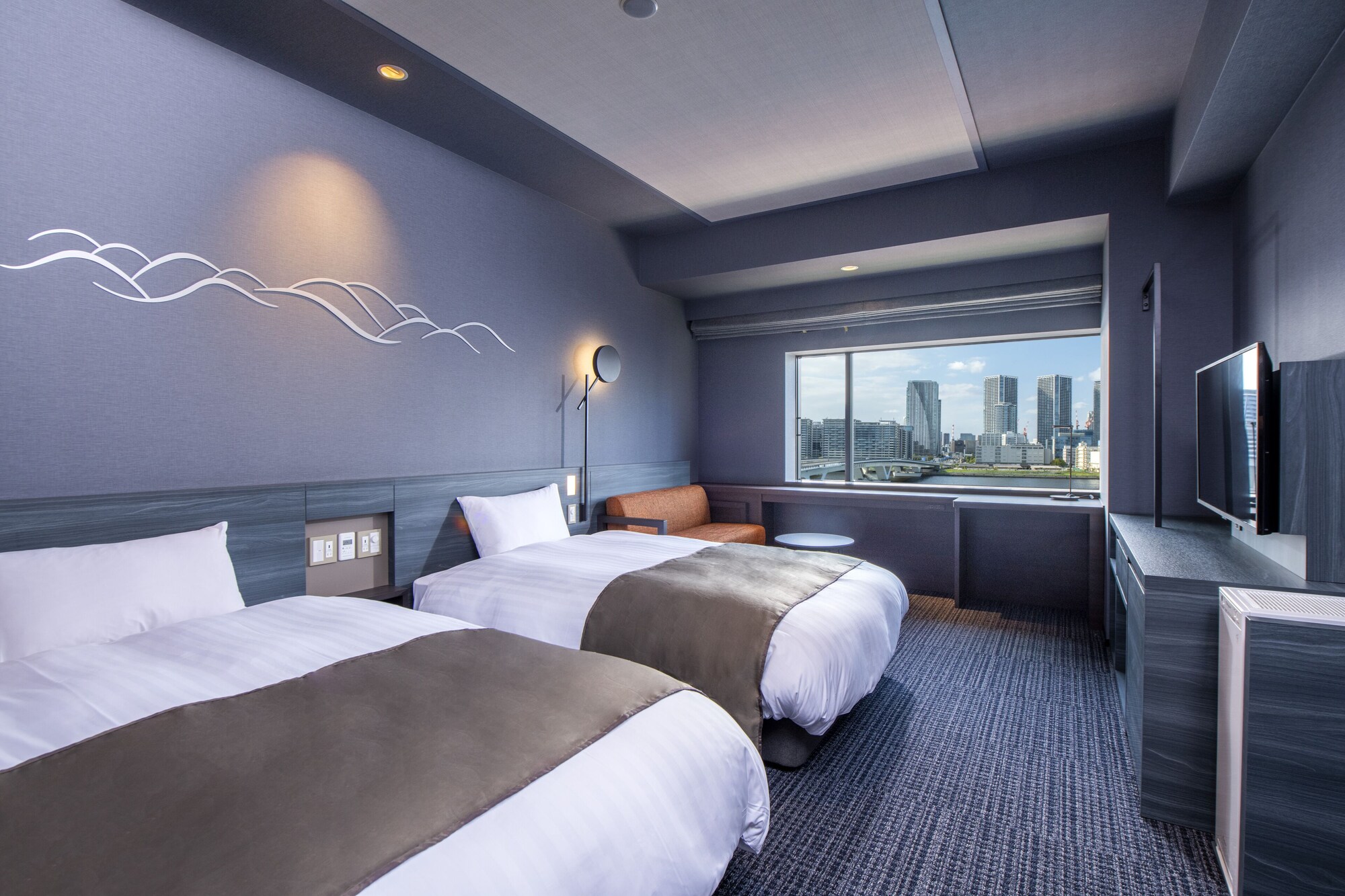 DELUXE, TWIN BEDS