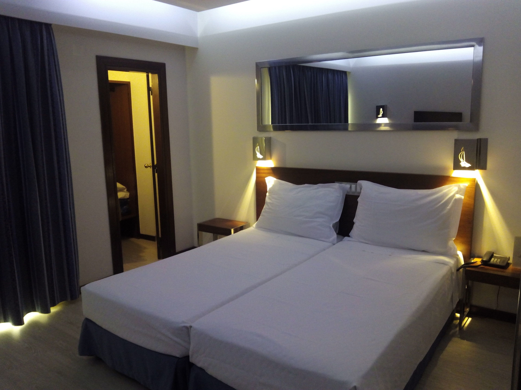 ROOM, TWIN BEDS, WITH VIEW, GROUND FLOOR