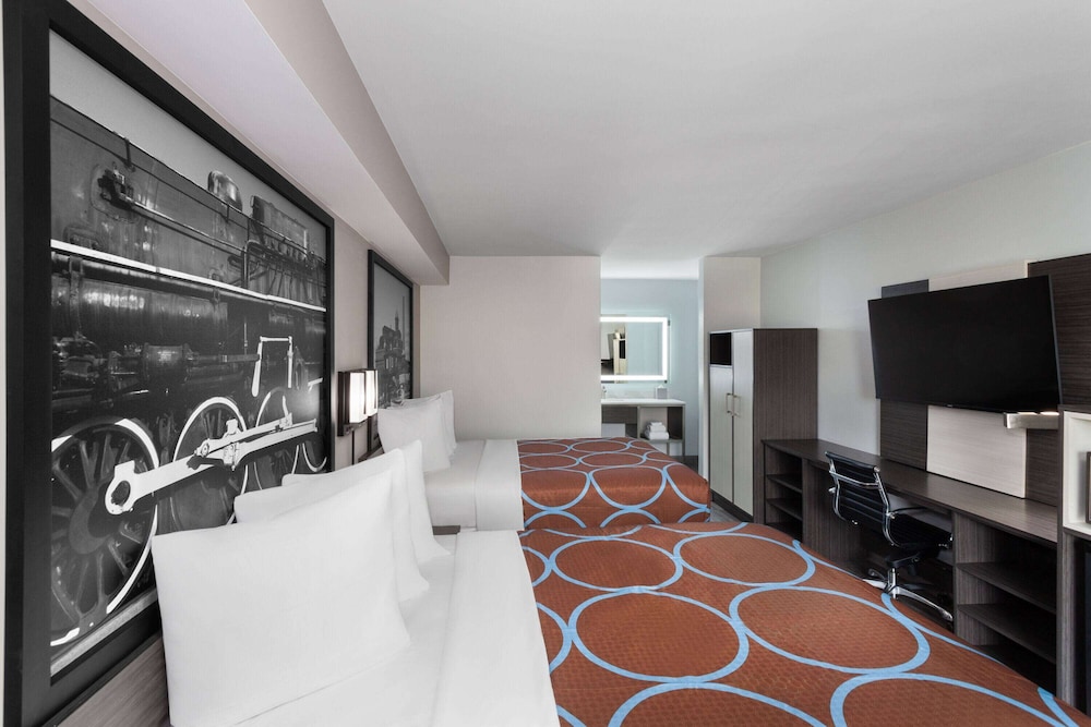 Super 8 by Wyndham Baltimore Northwest 13/40