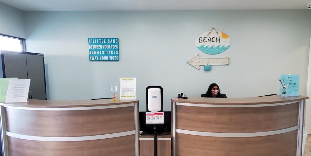 Beachside Resort Hotel 7/38