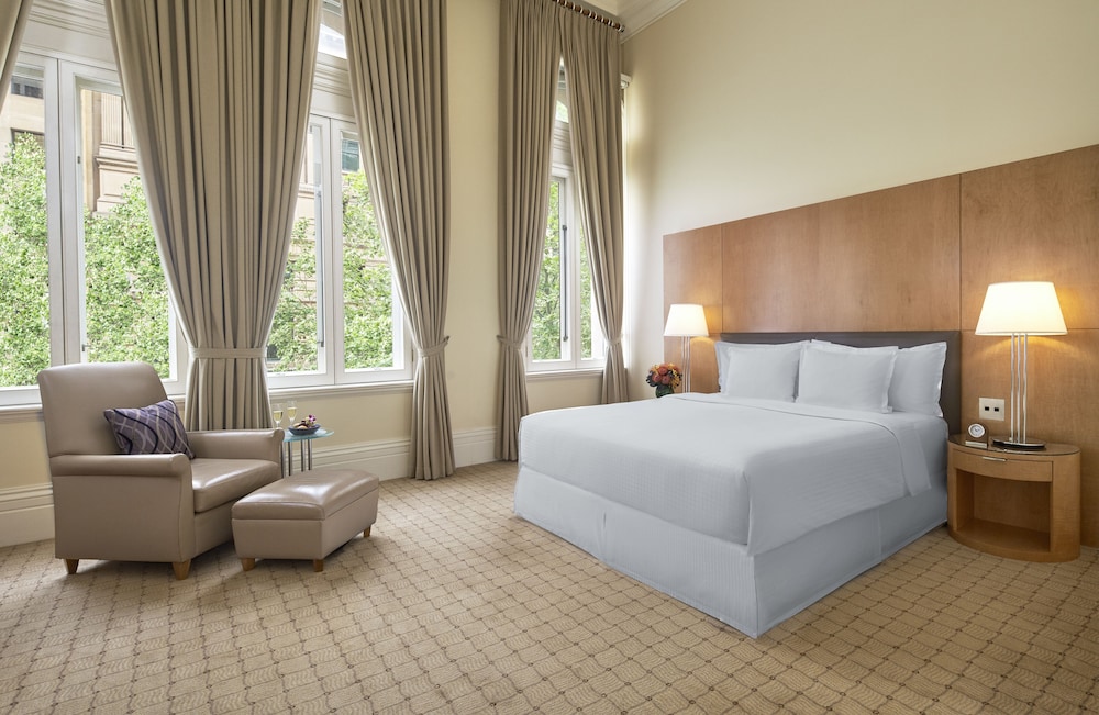 The Fullerton Hotel Sydney 30/68