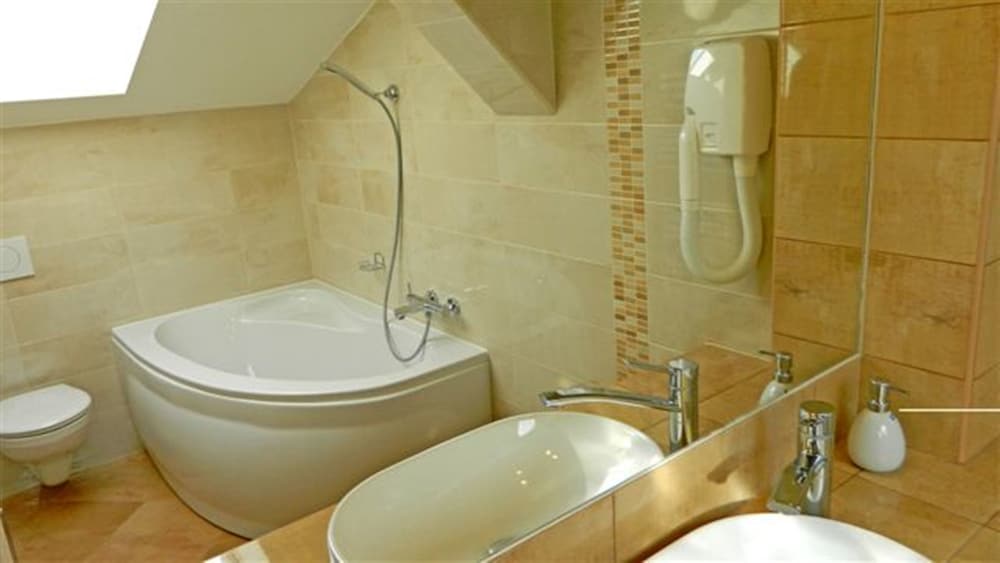 Hotel Maria 43/50