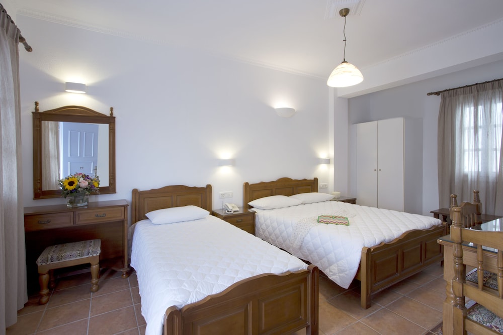 Alexandra Hotel 24/63