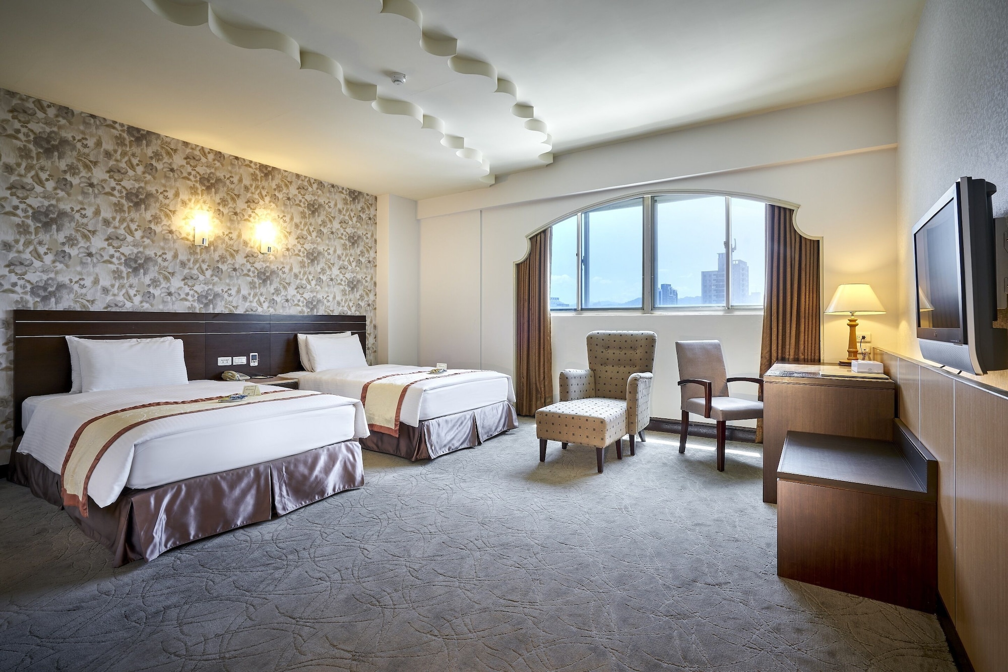 EXECUTIVE, TWIN BEDS