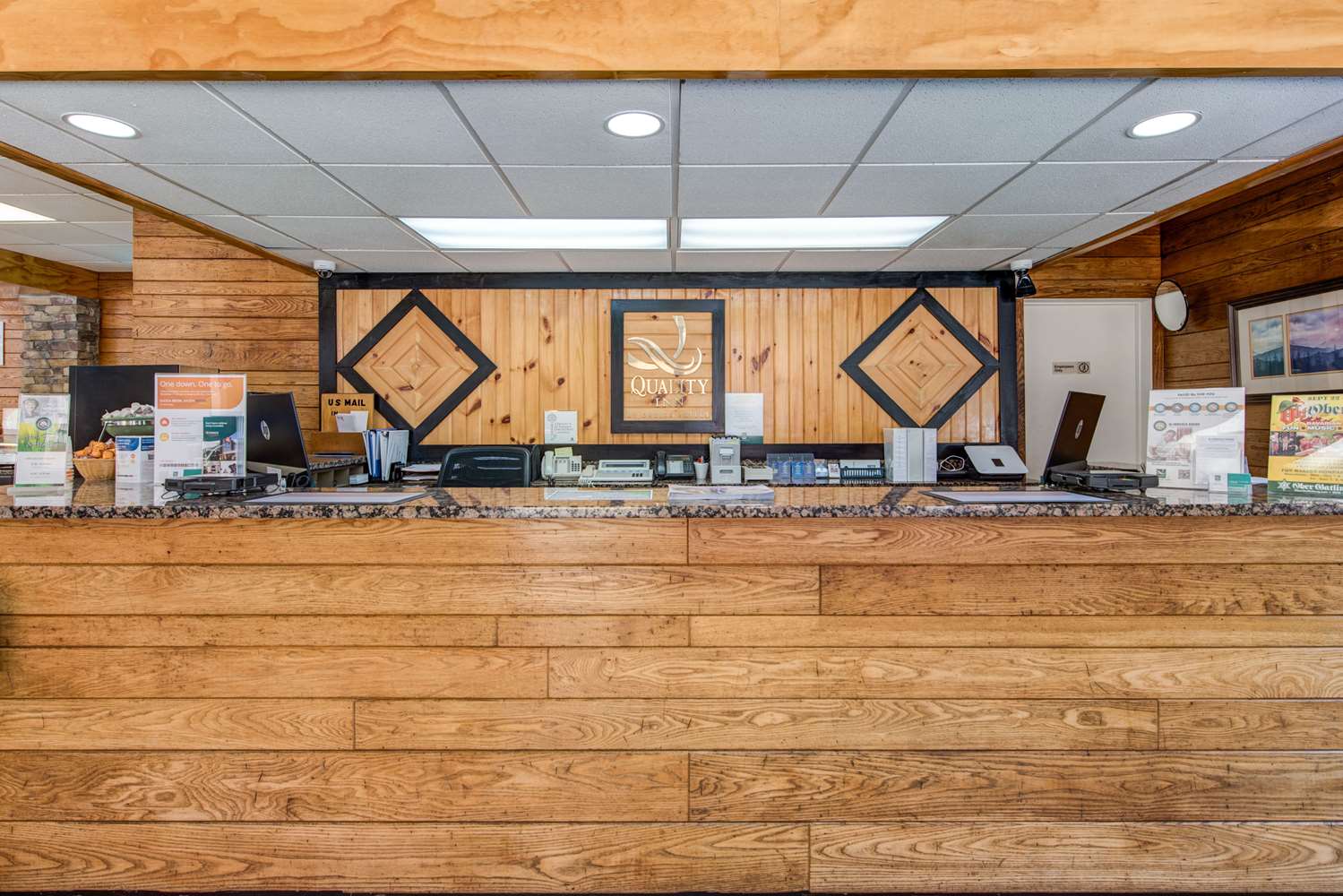 Quality Inn Creekside - Downtown Gatlinburg 11/45
