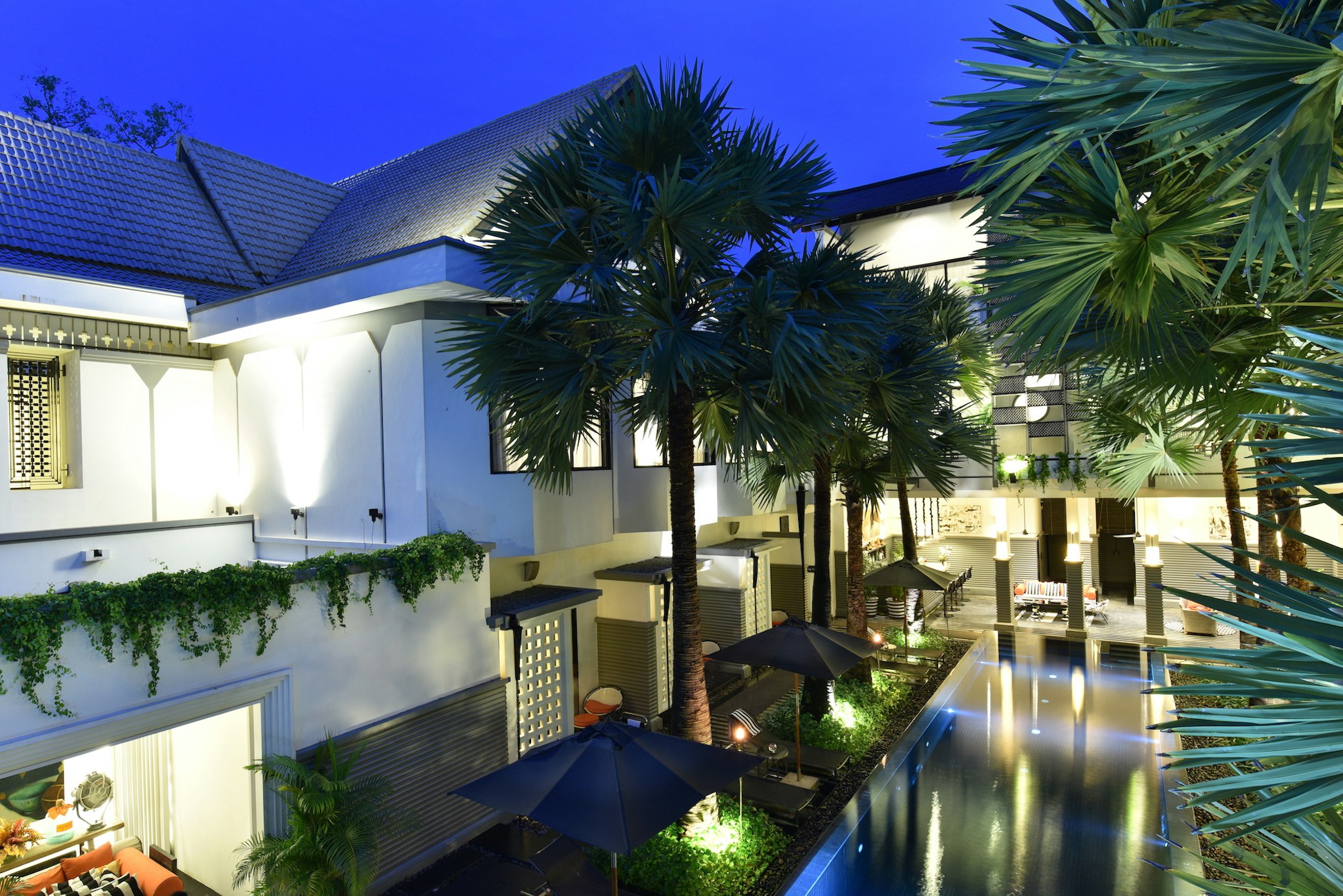 SHINTA MANI ANGKOR - BENSLEY COLLECTION 45/51
