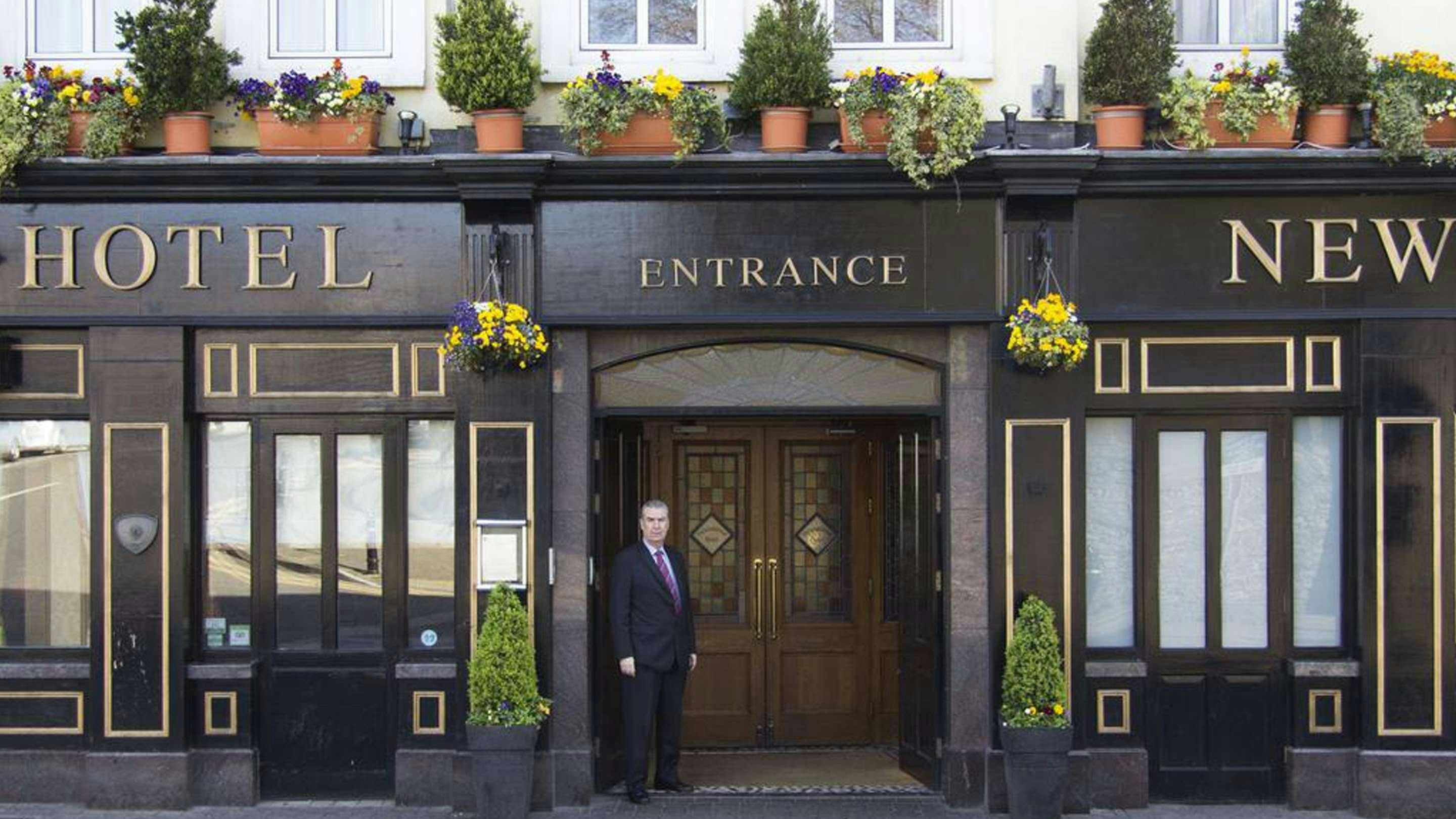 NEWGRANGE HOTEL 2/60