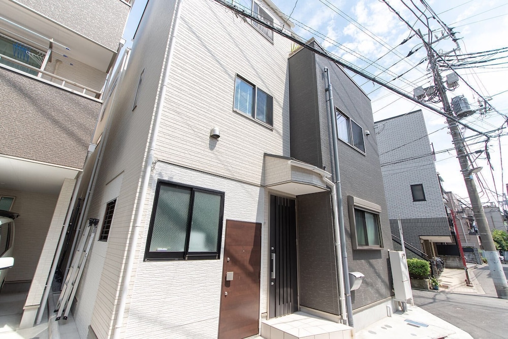 Mori House In Nishinippori [VR] 1/27