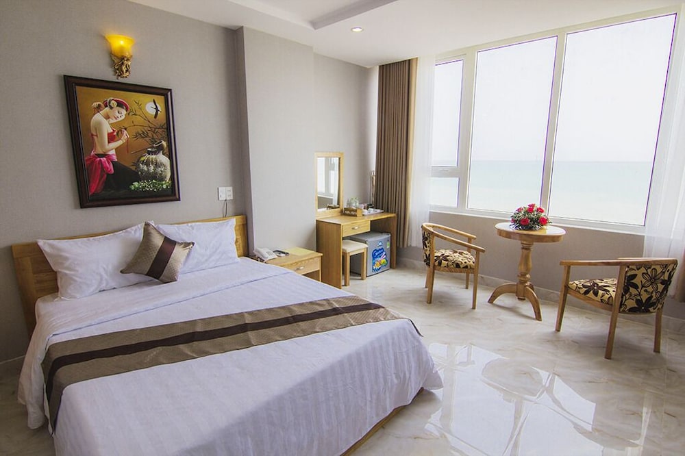 Ngoc Hanh Beach Hotel 31/75