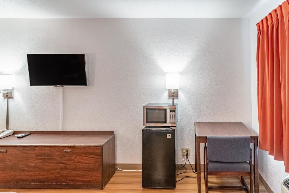 Motel6 Fond Du Lac, WI 35/52