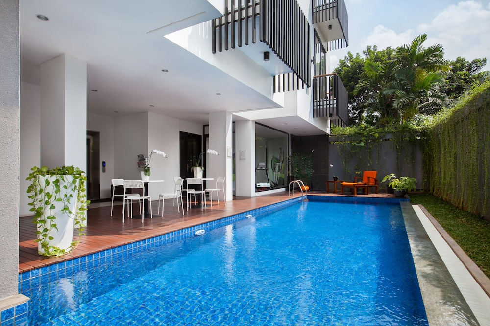White Tree Residence By the Gala Hotels Group 6/50