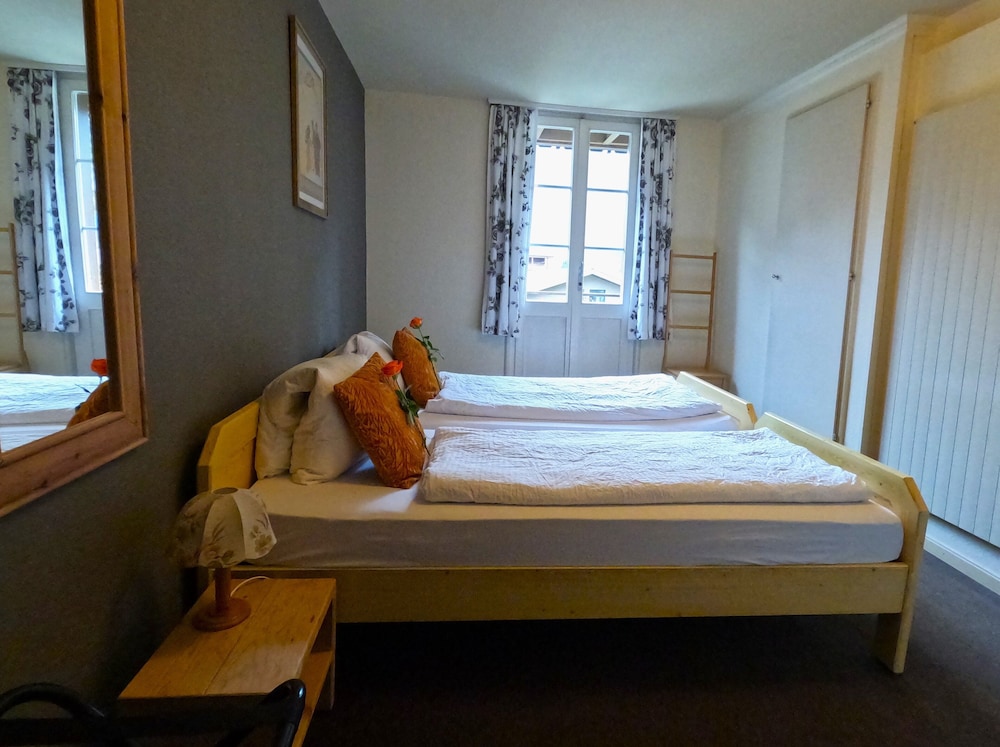 Alpenrose Hotel and Gardens 18/50