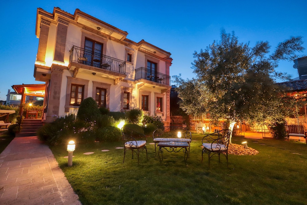 Tas Bahce Butik Hotel 33/36