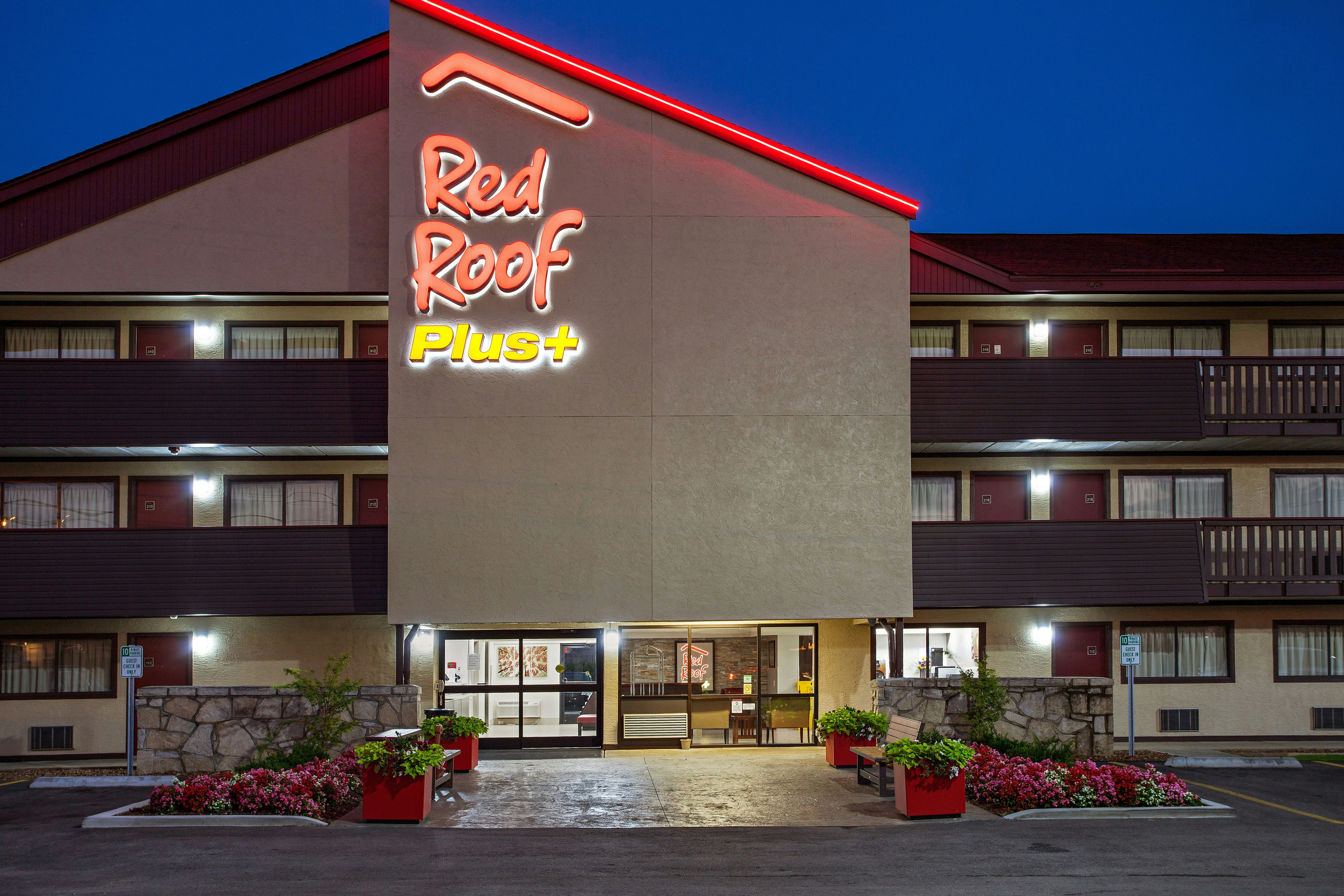 Red Roof PLUS Nashville Fairgrounds in NASHVILLE - TN