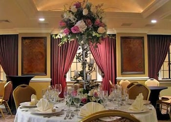 American Hotel 40/44