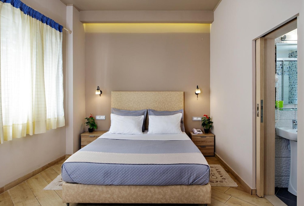 ROOM, SINGLE