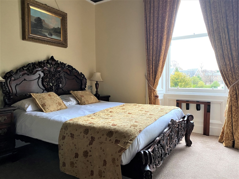 Glenalmond House 28/76
