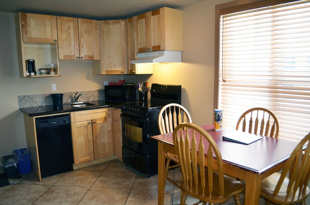 Waterton Lakes Lodge Resort 33/50