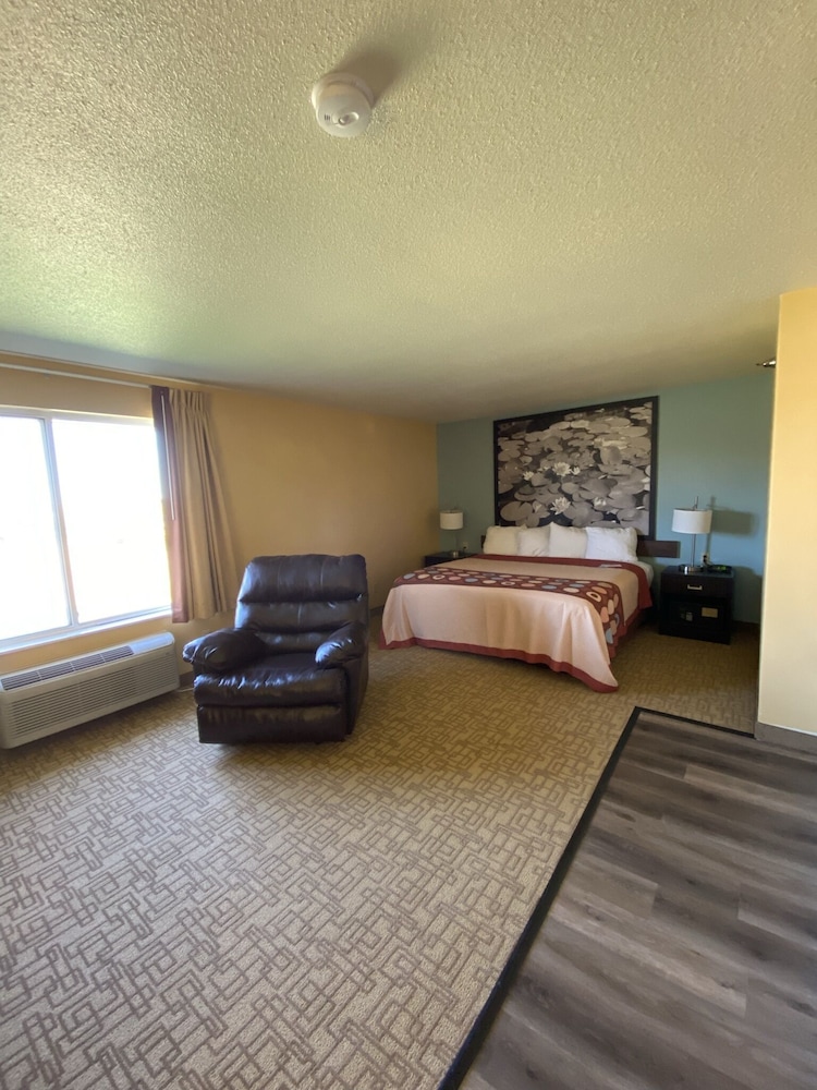Super 8 By Wyndham Jackson Mn 30/41