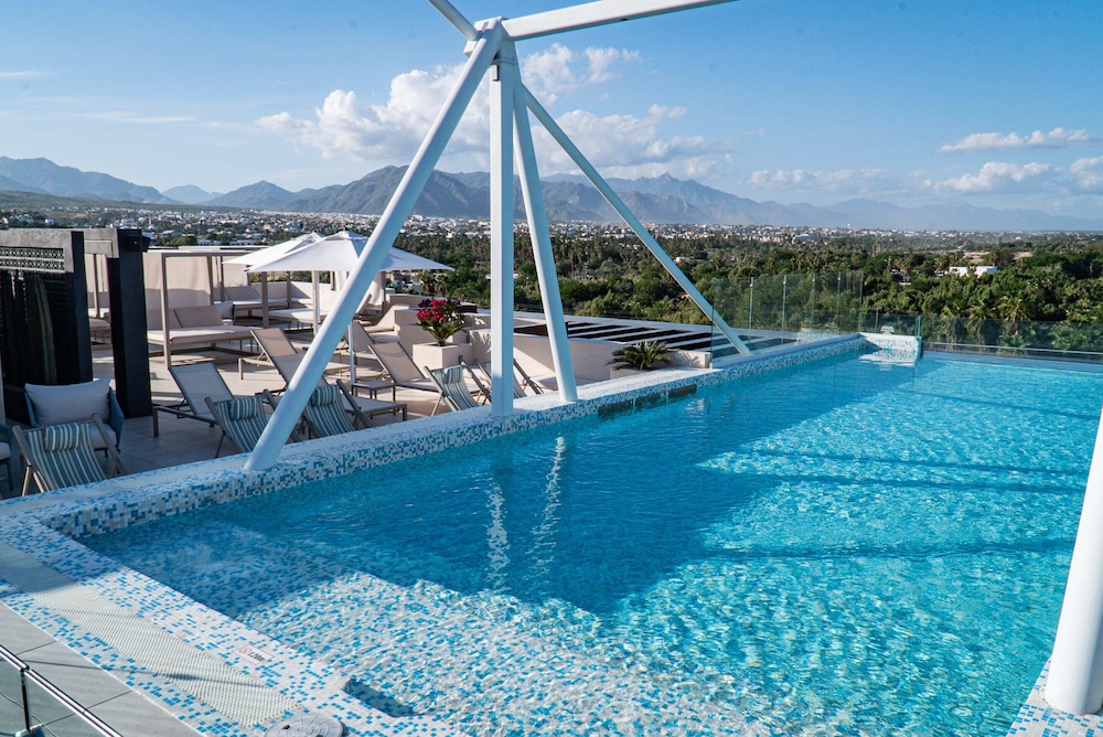 Flamboyan Hotel and Residences 34/60