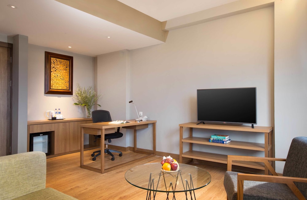 BATIQA HOTEL CIREBON 49/53