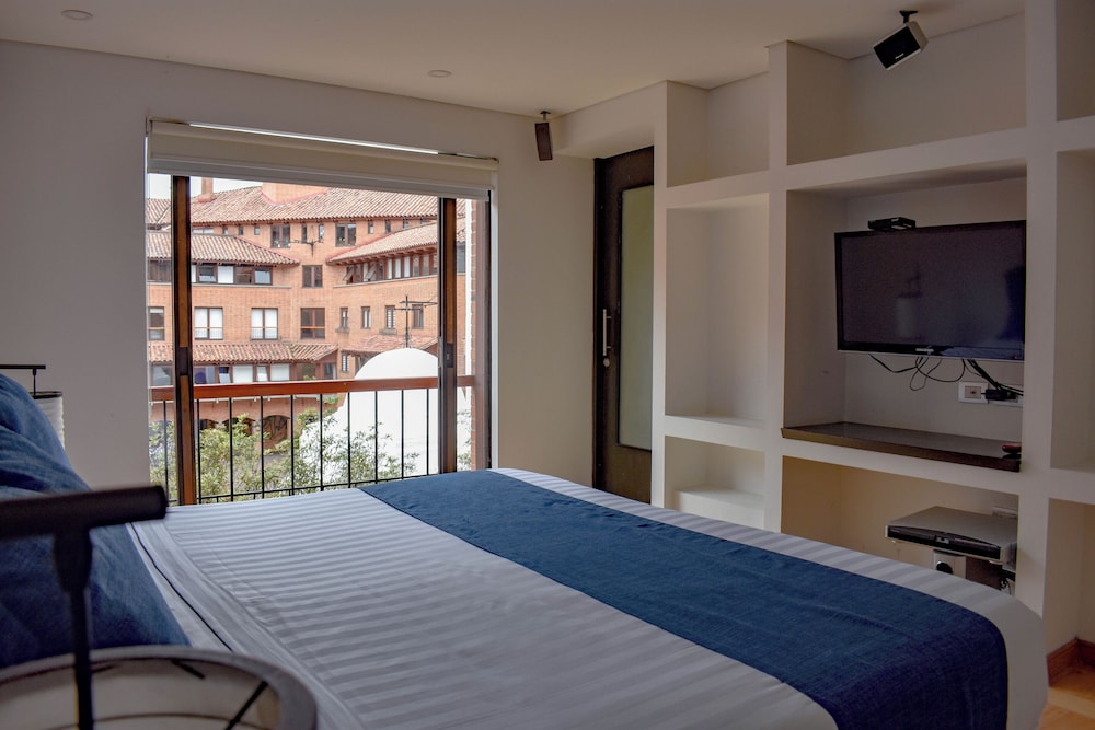 1 BEDROOM, LUXURY