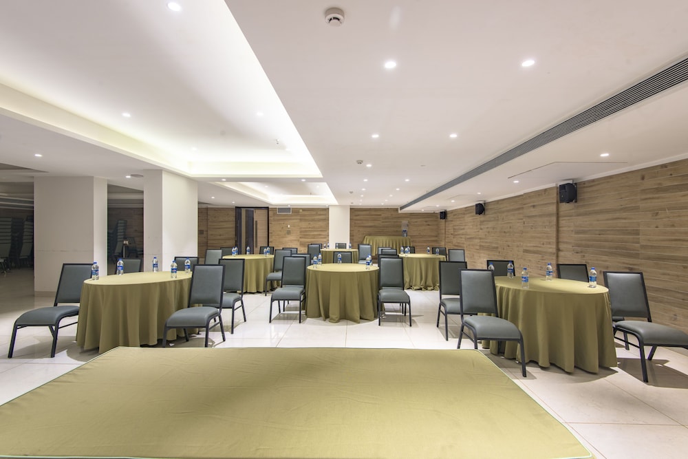 The Fern Residency, Calangute, Goa 51/60