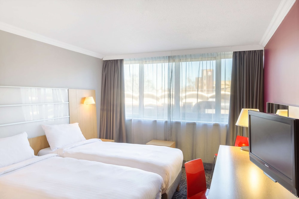 Mercure Northampton 11/63