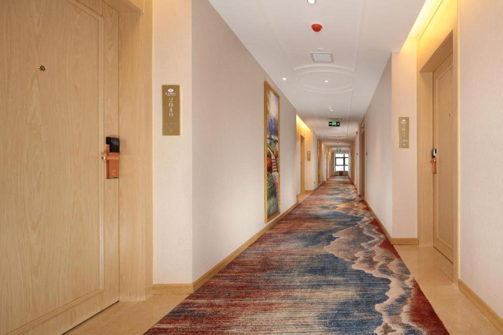 Vienna Hotel (Chengdu University of Petroleum Subway Station) 43/61