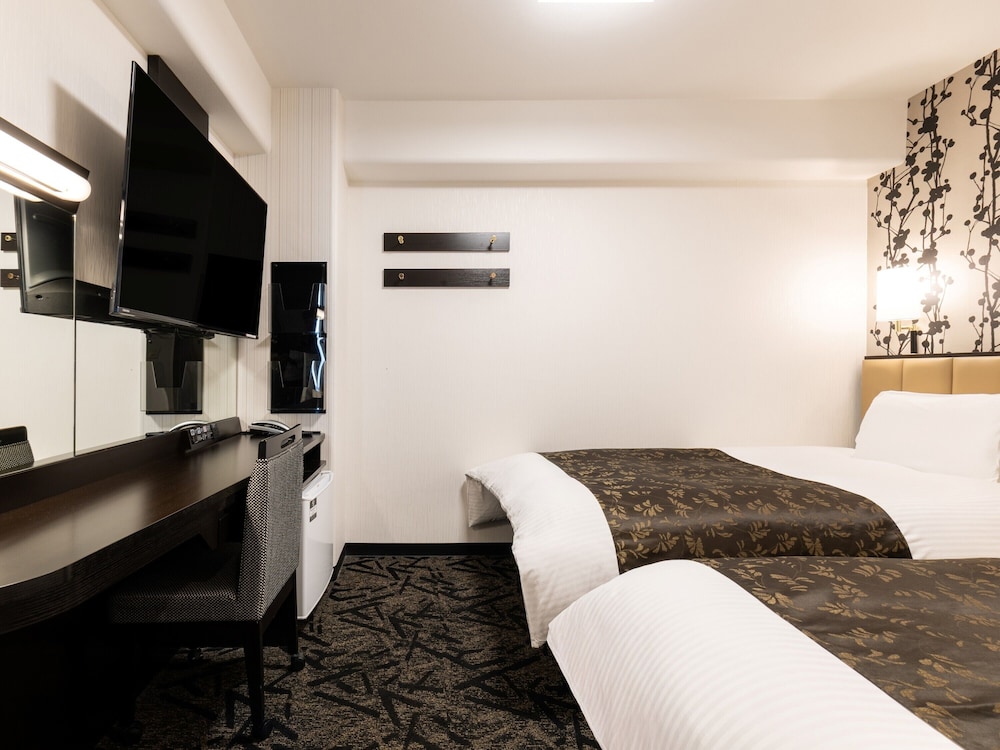 ROOM, TWIN BEDS