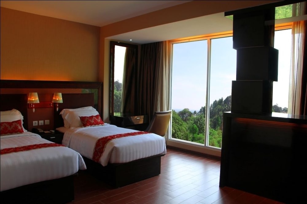 THE BELAGRI HOTEL AND CONVENTION 24/62