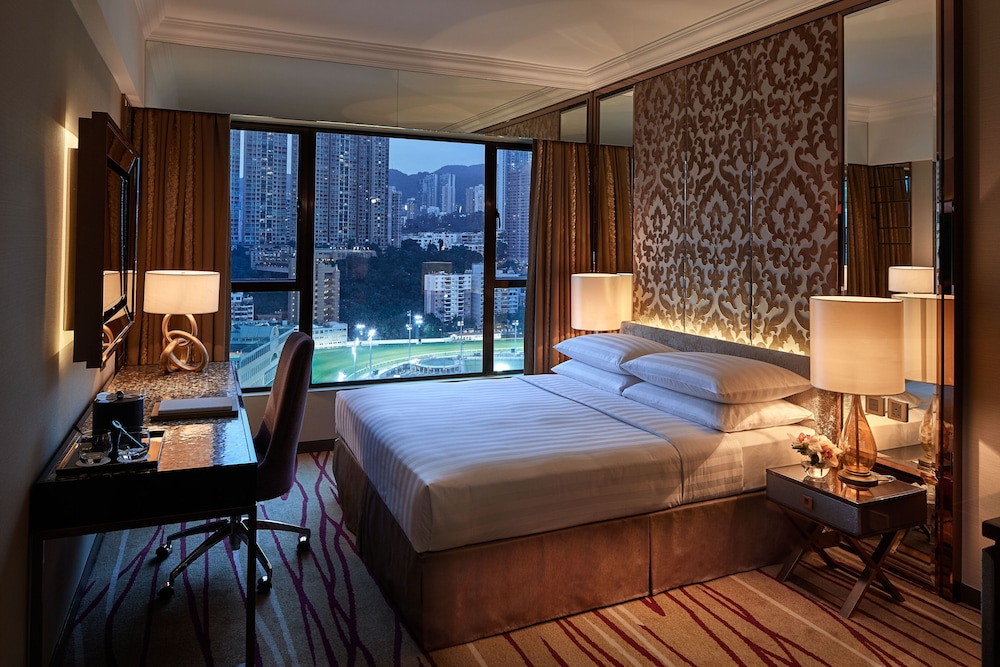 Interconnecting - Premier Course View Room