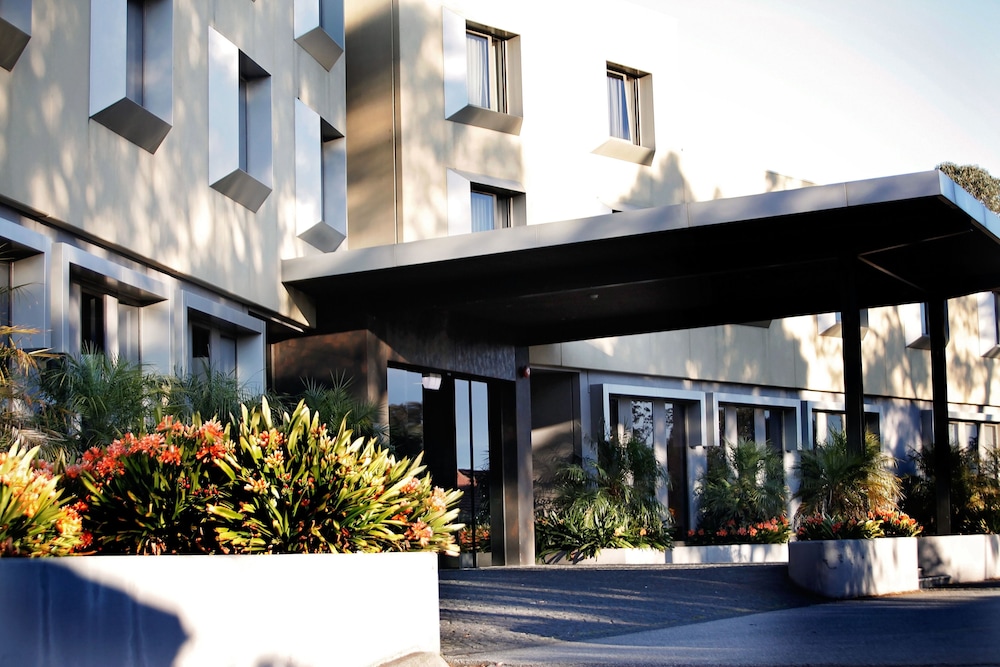 Golden Pebble Hotel 4/71