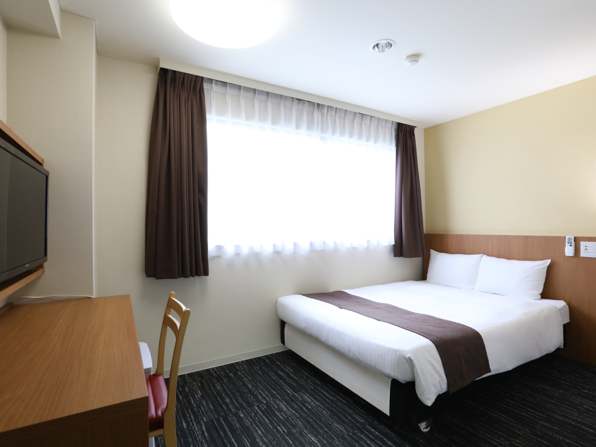 ROOM, DOUBLE BED