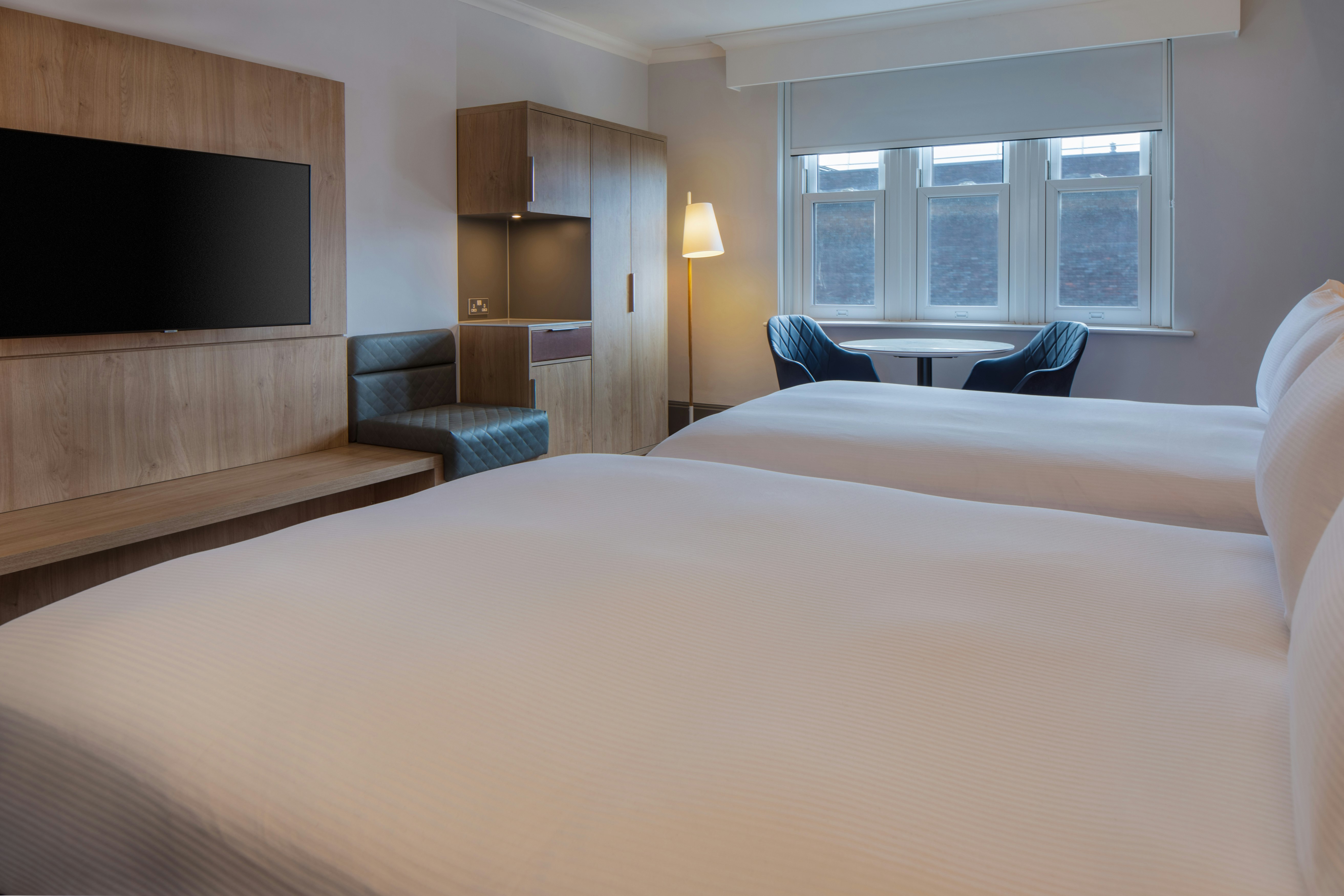 GUEST ROOM, 2 DOUBLE BEDS
