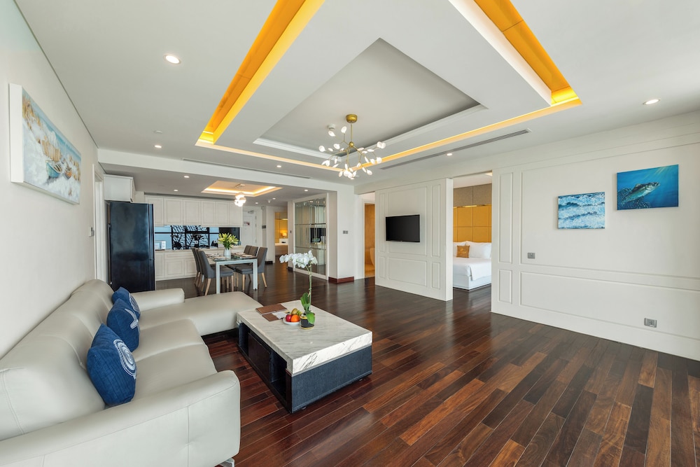 Mandila Beach Hotel Danang 53/77