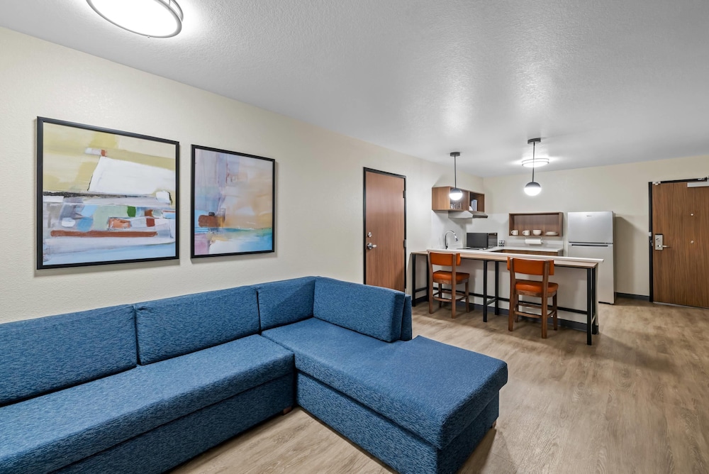 Everhome Suites Rochester Greece 26/50