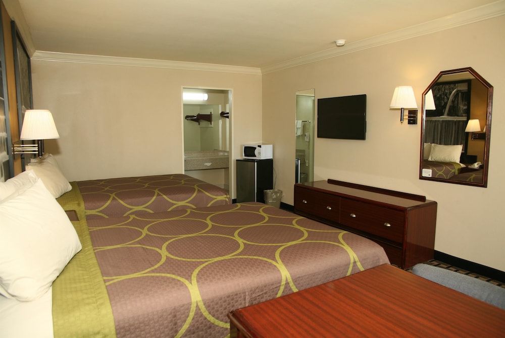 Super 8 By Wyndham Tyler Tx 10/21