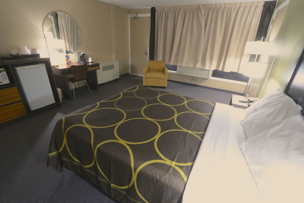 Super 8 By Wyndham Hearst On 12/48