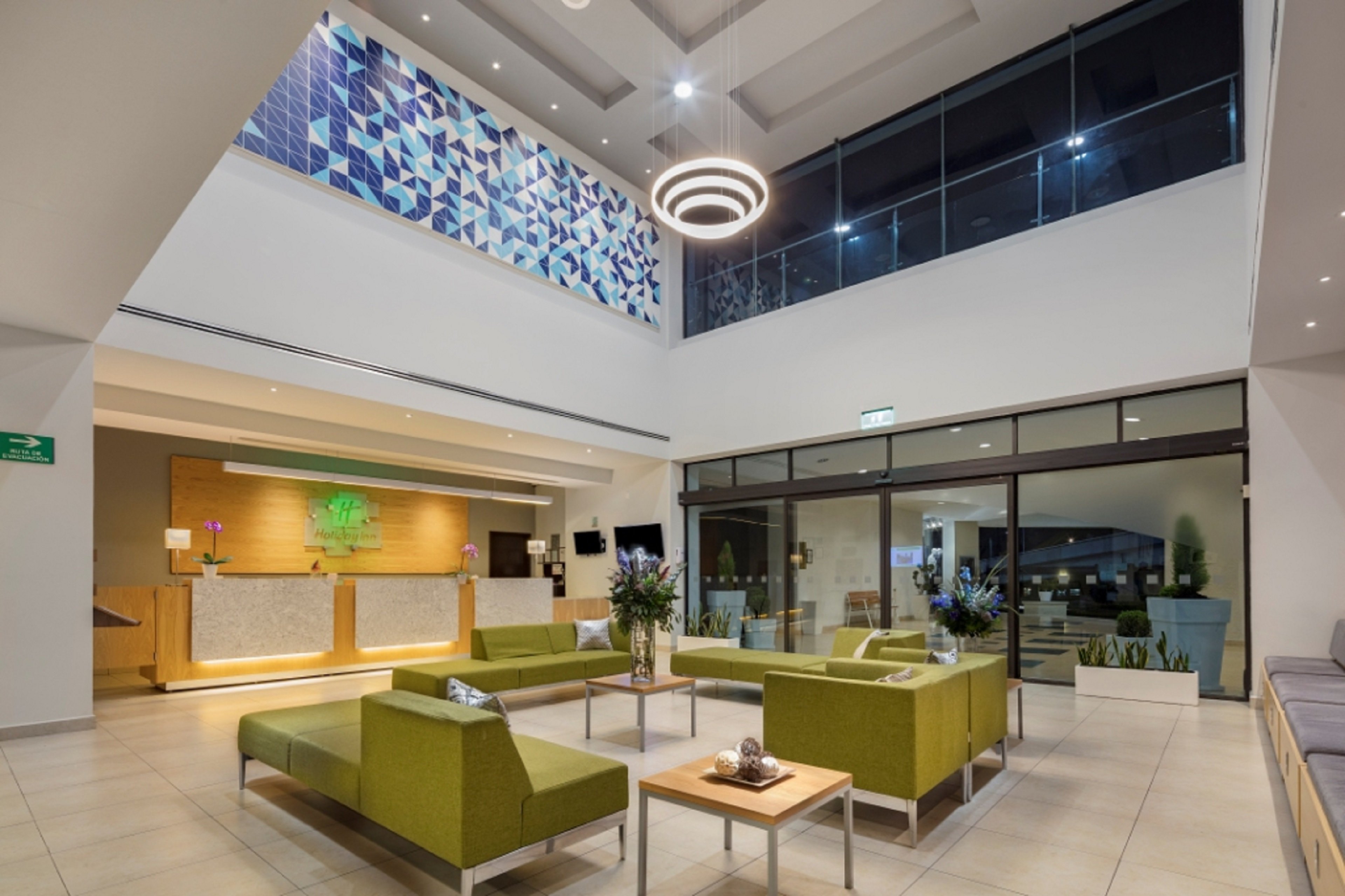 Holiday Inn Puebla La Noria 10/77