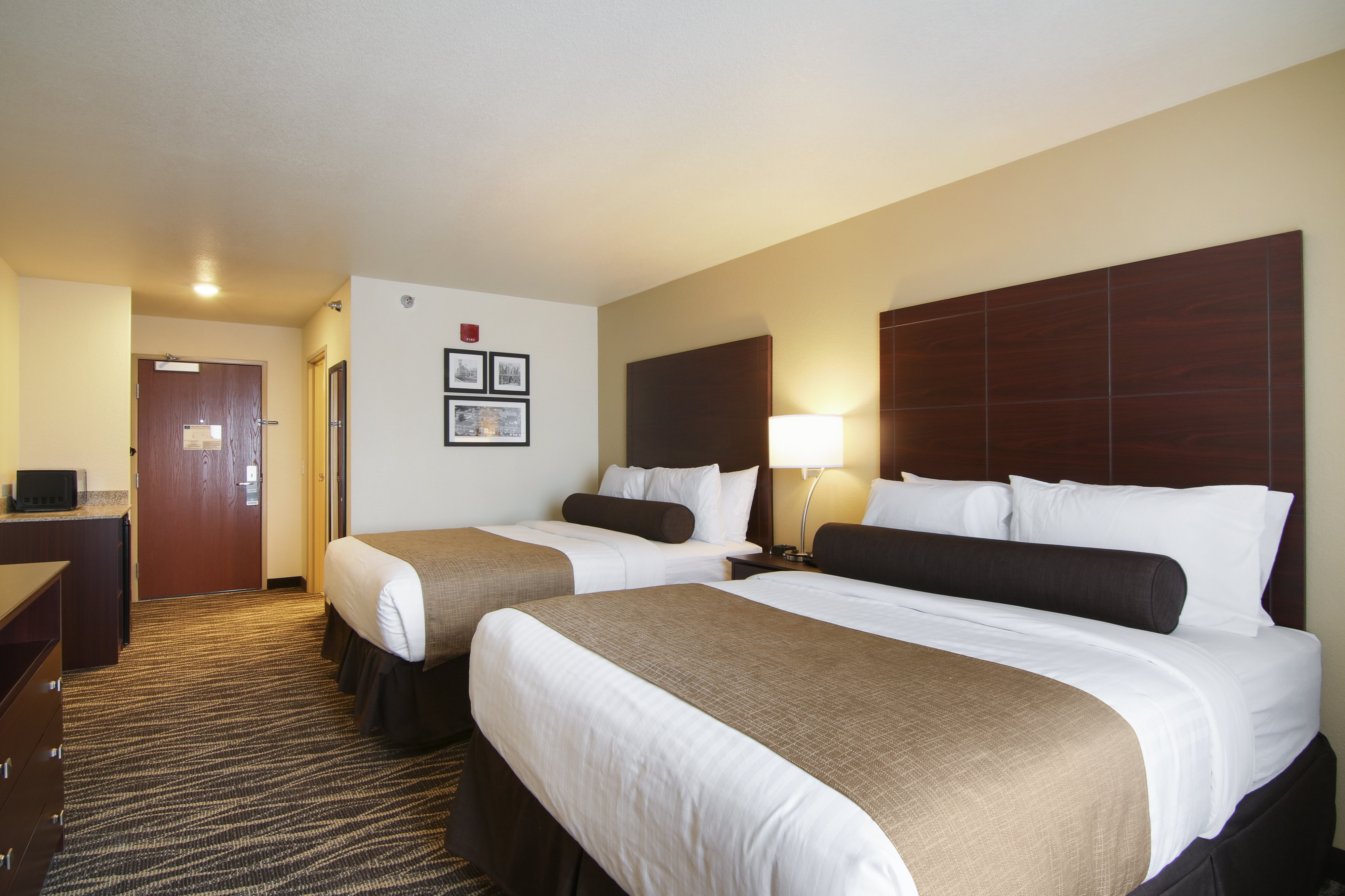 Cobblestone Inn & Suites at UW Stout Downtown Menomonie 9/54