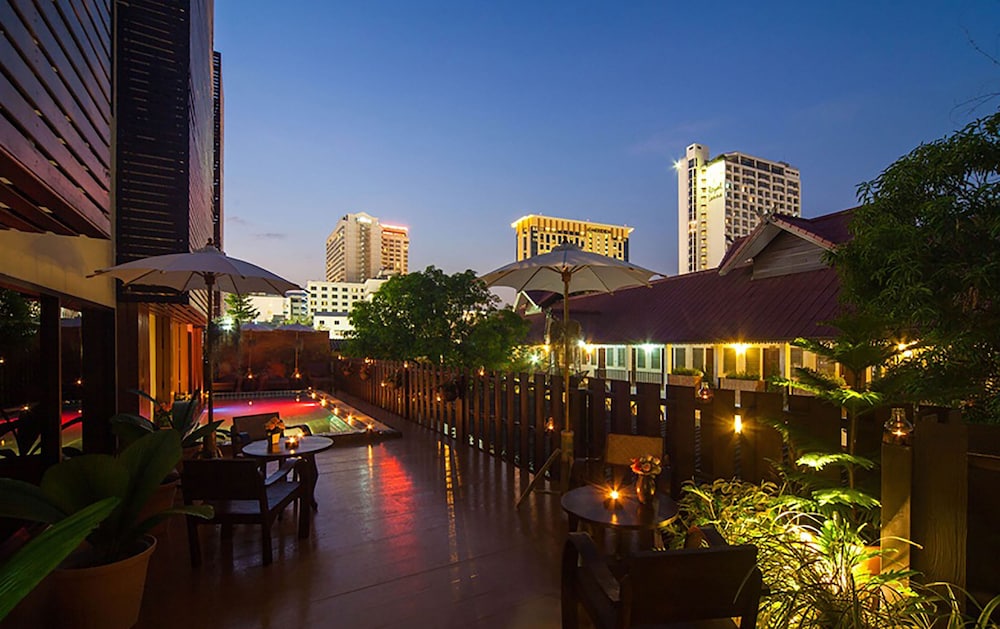 Chiang Mai Night Bazaar Boutique Hotel 66/71