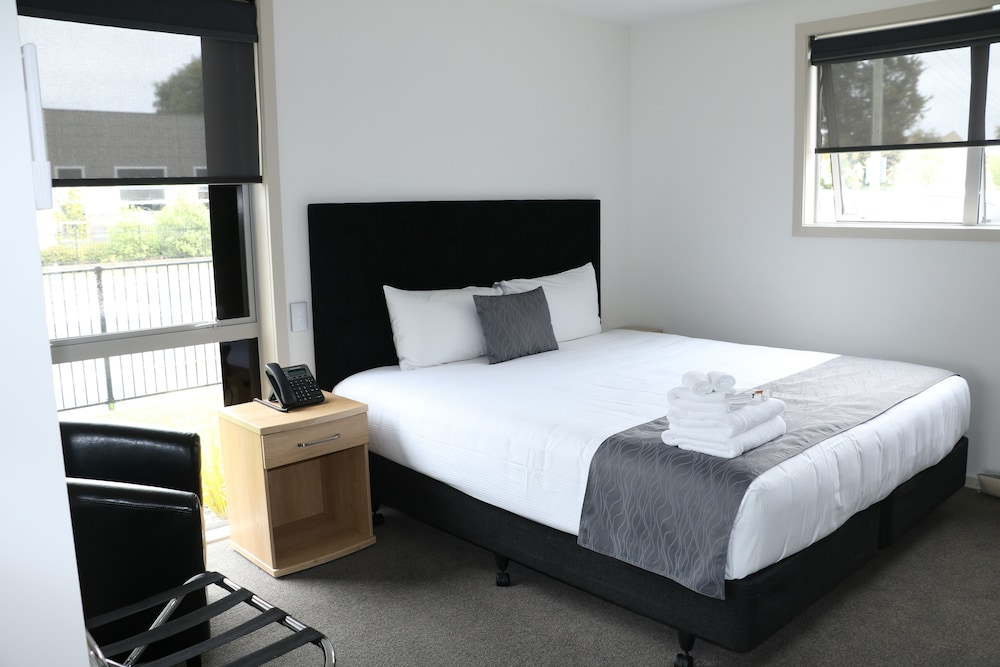 Mcm Motel 14/38