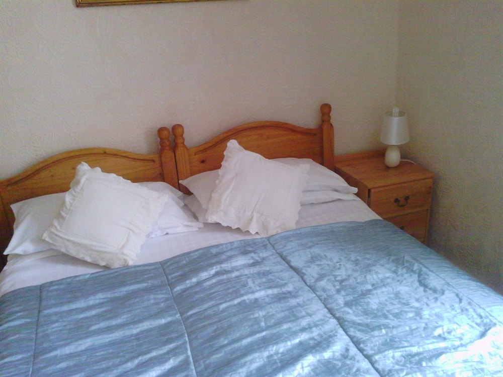 The Firs Guest House 16/45
