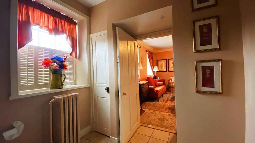 The Wayside Inn Bed Breakfast 48/50