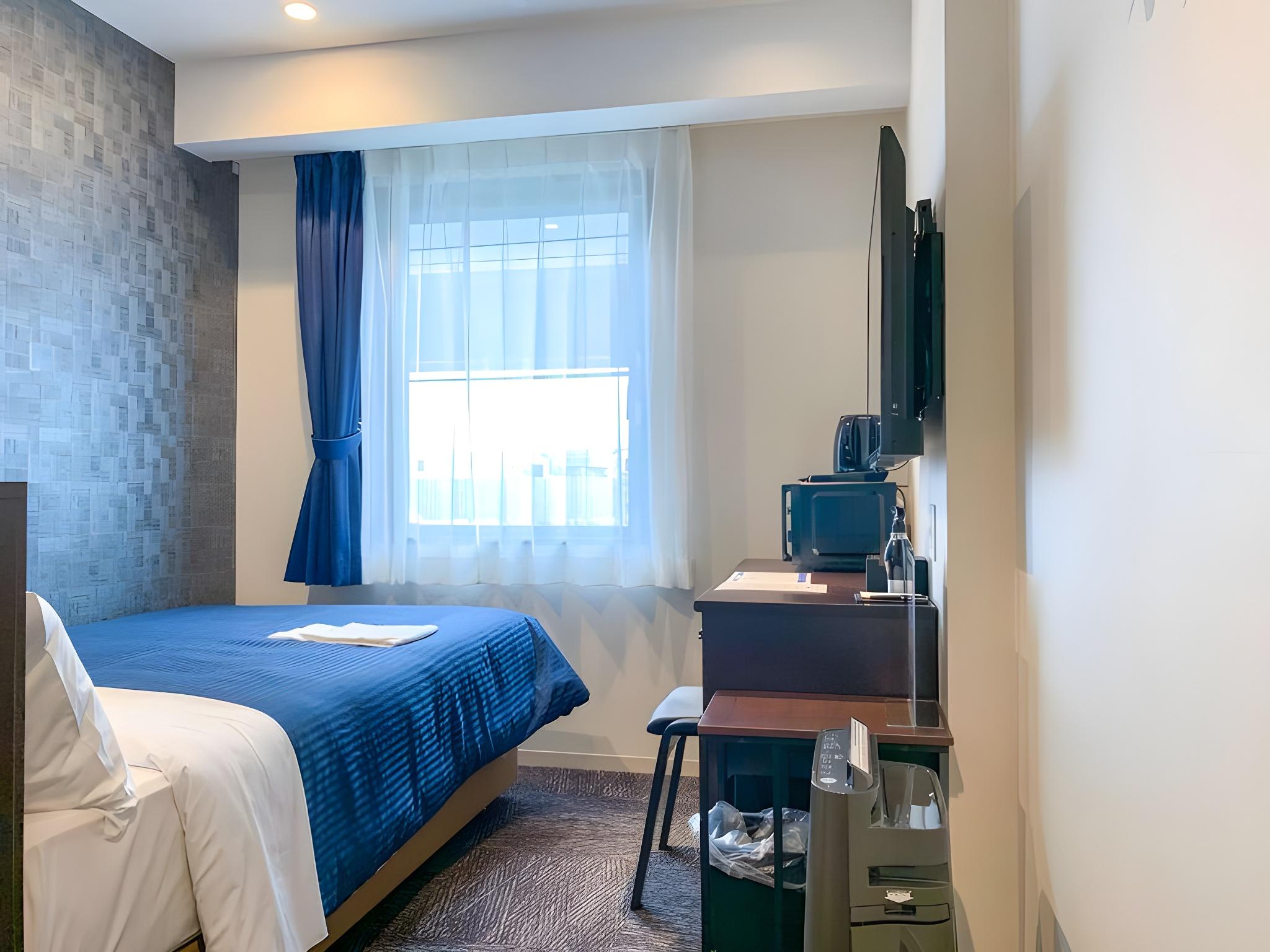 Semi Room, Semi Double Bed