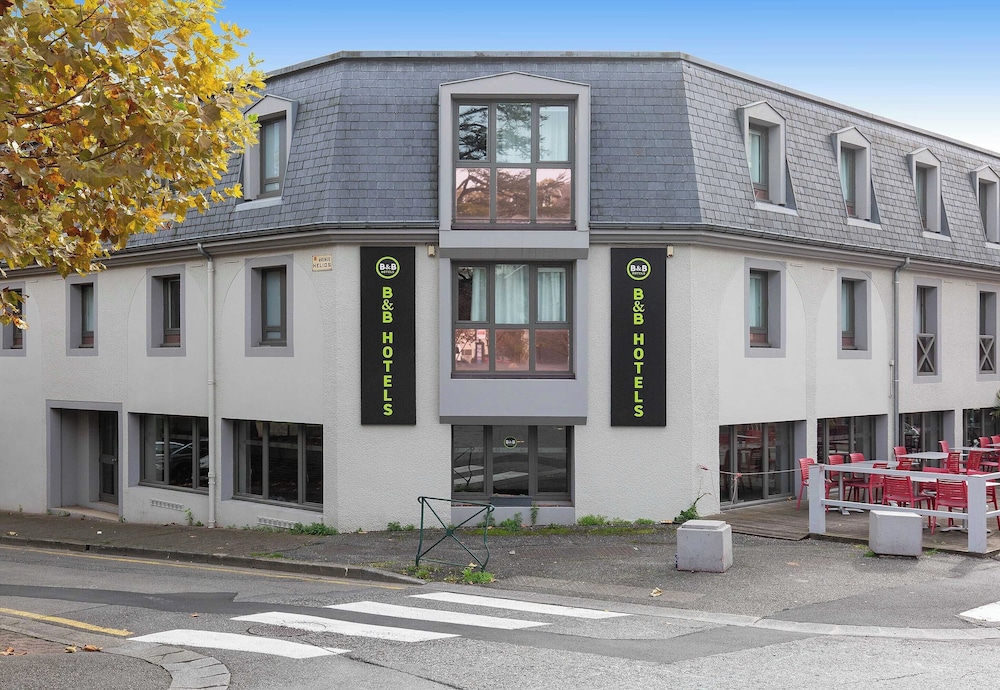 B&B HOTEL Lourdes Centre Gare 3 etoiles in LOURDES