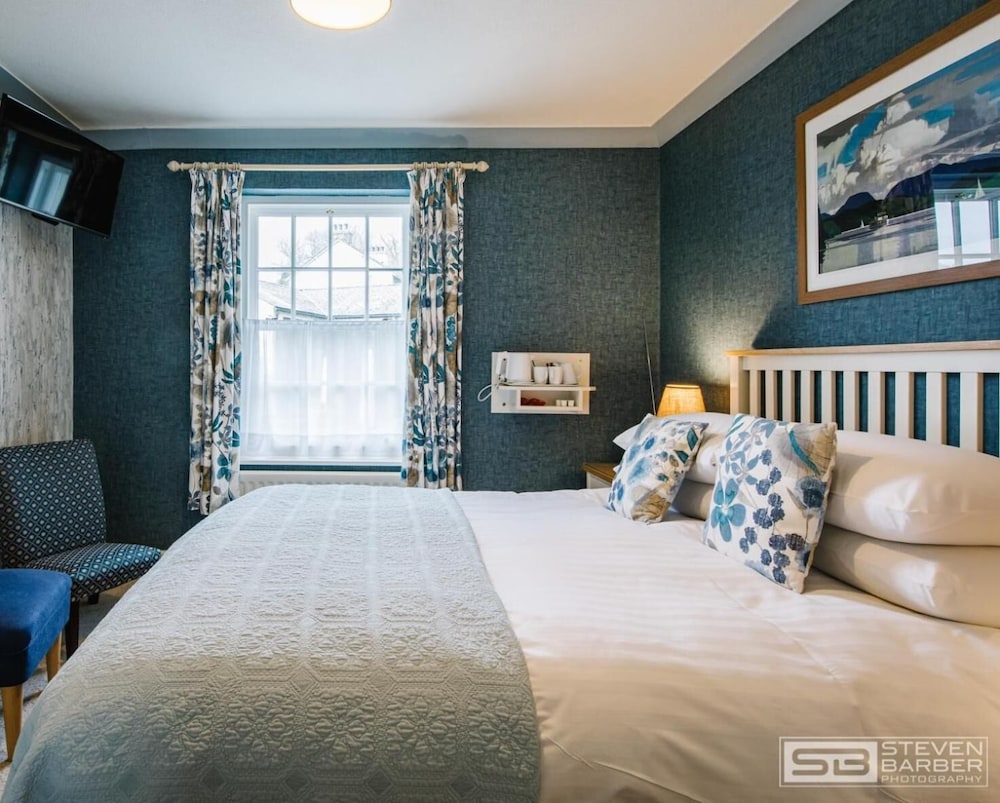 The Three Shires Inn 33/67