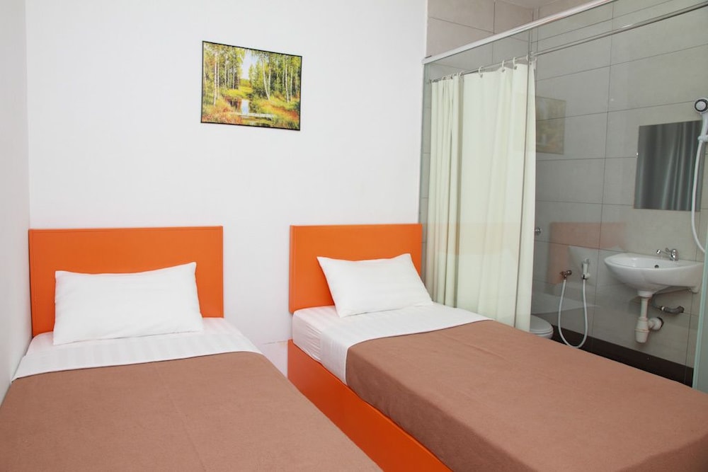 DELUXE, TWIN BEDS