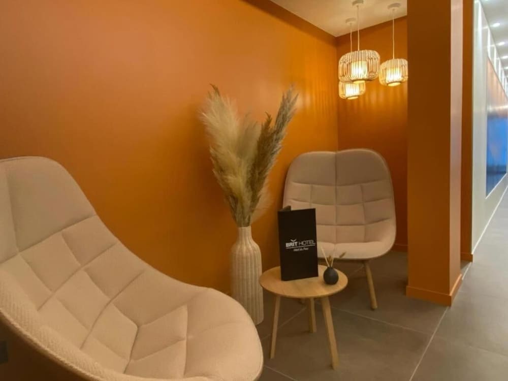 Brit Hotel Fougeres - Hotel Du Parc 35/69